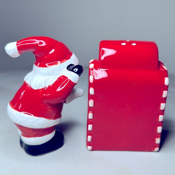 Tabletop Santa Mailbox S & P Shaker Christmas Letters Postage - Picture 3 of 4